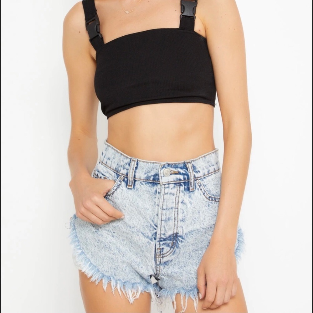 REVICE Side Chick / Bowie Wash Jean shorts - Picture 3 of 5